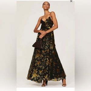 Black hutch Alden gown size medium